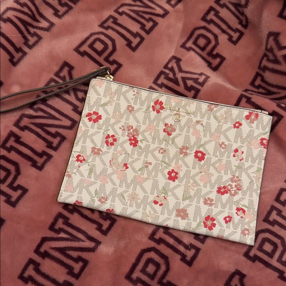 🤘🏻FLASH SALE🤘🏻Michael Kors Red Floral Wristlet - Picture 1 of 6